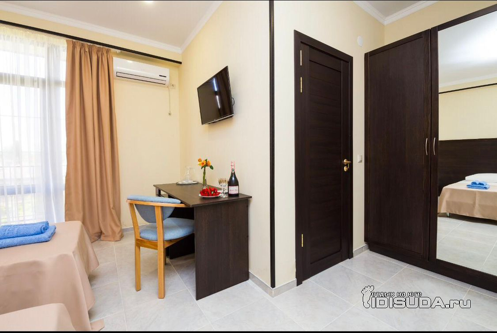 ����������