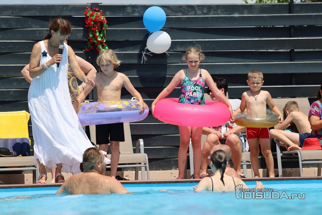 ����������