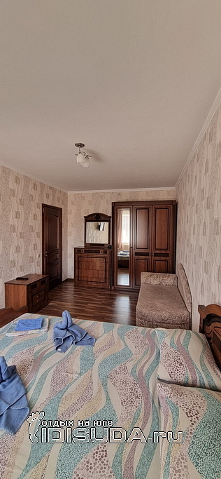 ����������