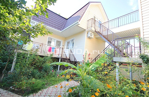 Uyutnyij Dvorik Guest house